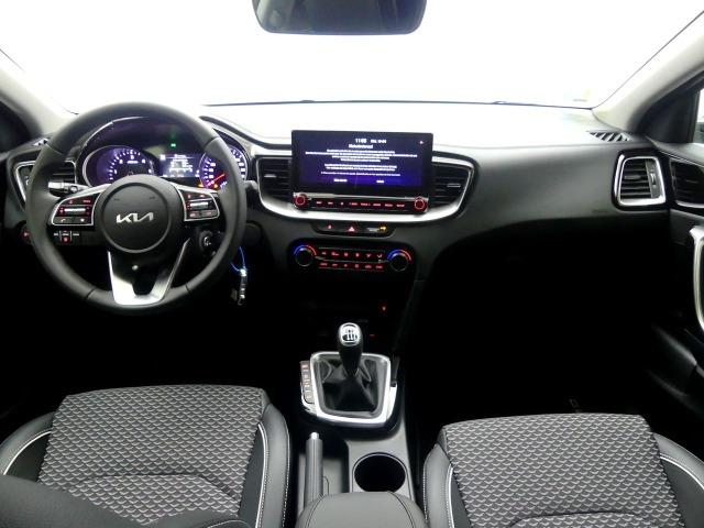 Kia Ceed 1.6 MHEV TECH 136 5P