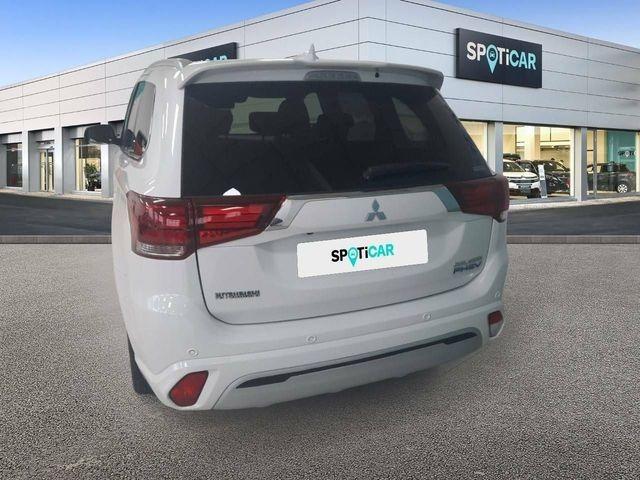 Mitsubishi Outlander 2.4 PHEV Kaiteki 4WD Auto 165 kW (224 CV)