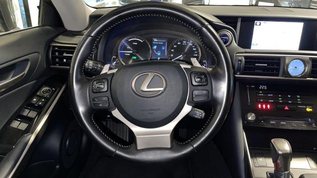 LEXUS 2.5 300h Business Navibox 182€/mes