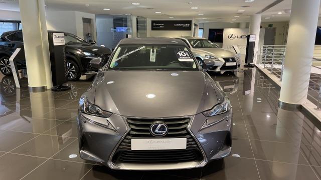 LEXUS 2.5 300h Business Navibox 182€/mes