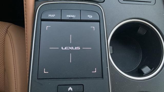 LEXUS 2.5 300h Executive Navigation 347€/mes