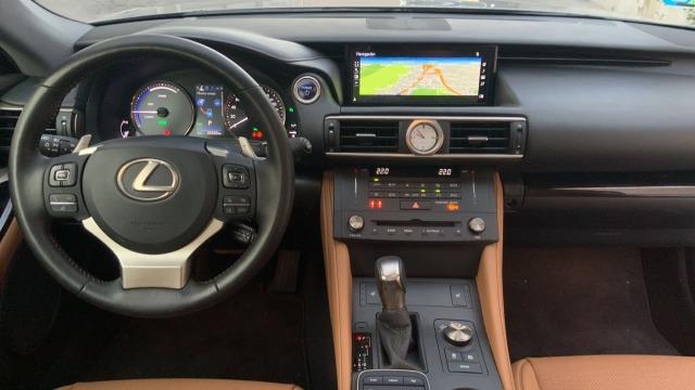 LEXUS 2.5 300h Executive Navigation 347€/mes