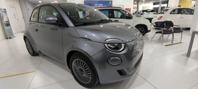 Fiat 500e 320km 118cv Auto. Icon