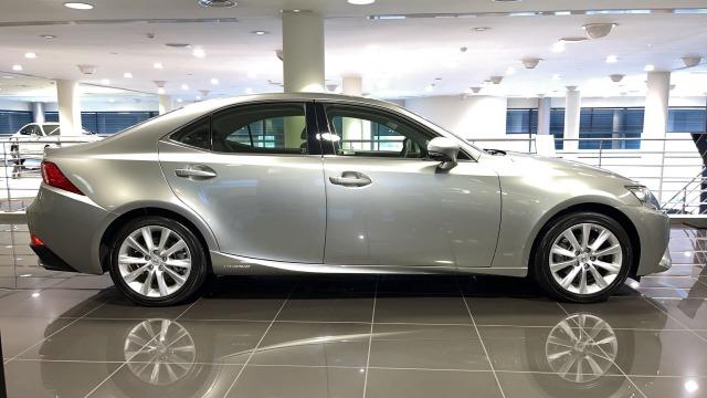 LEXUS 300h Executive Tecno + Navibox 182€/mes