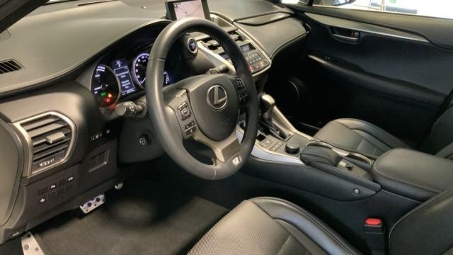 LEXUS 300h 2.5 300h F Sport 4WD 275€/mes