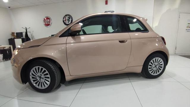 Fiat 500e 320km 118cv Auto.