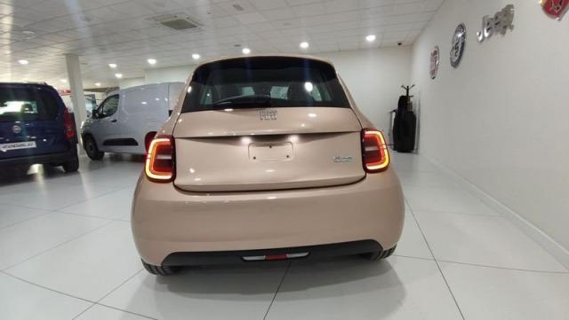 Fiat 500e 320km 118cv Auto.