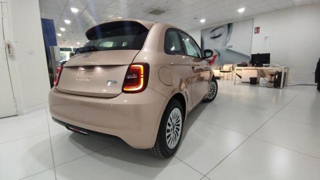 Fiat 500e 320km 118cv Auto.