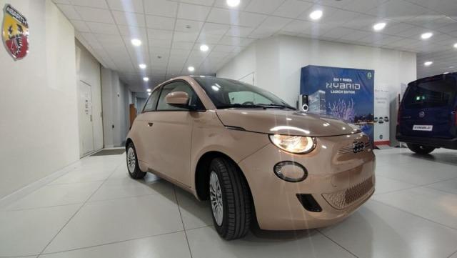 Fiat 500e 320km 118cv Auto.