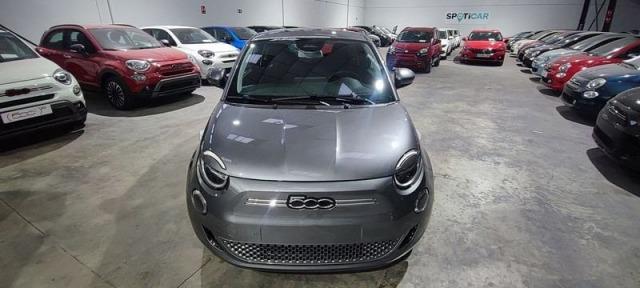 Fiat 500e 320km 118cv Auto.