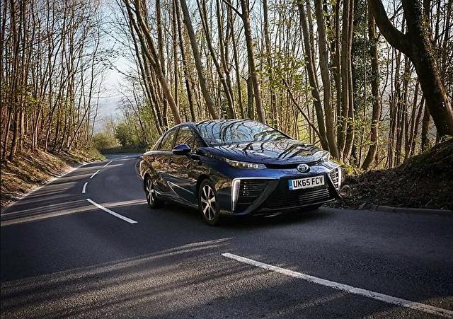 Toyota Mirai Hiydrogen Electric 2024