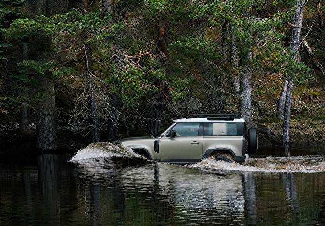 Land Rover Defender 110 P400e AWD PHEV