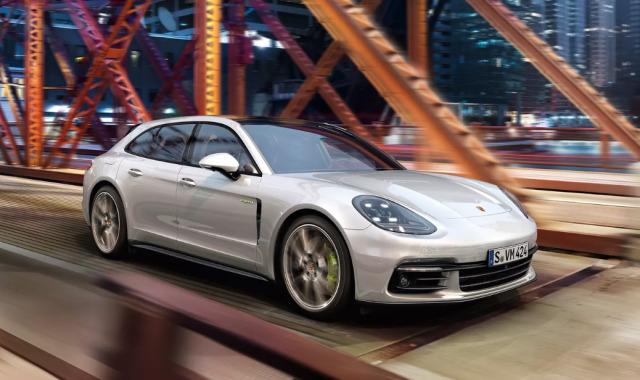 Porsche Panamera 4 E-Hybrid