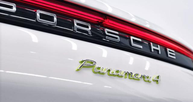 Porsche Panamera 4 E-Hybrid