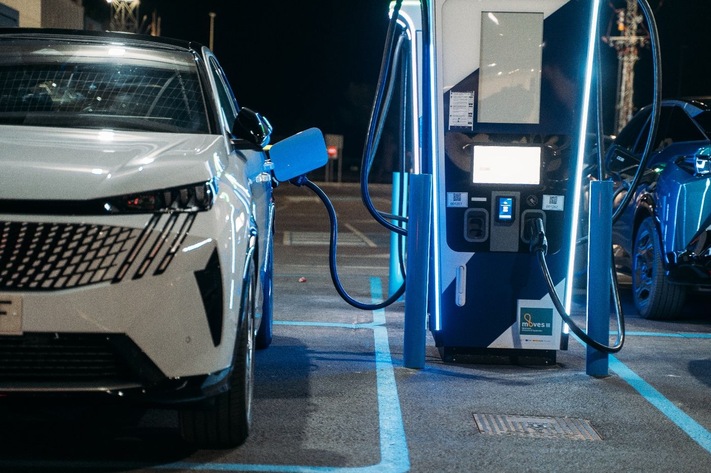 Adiós al mito de la falta de autonomía en un coche eléctrico: objetivo ir a la playa sin recargar un Peugeot E -3008 conseguido