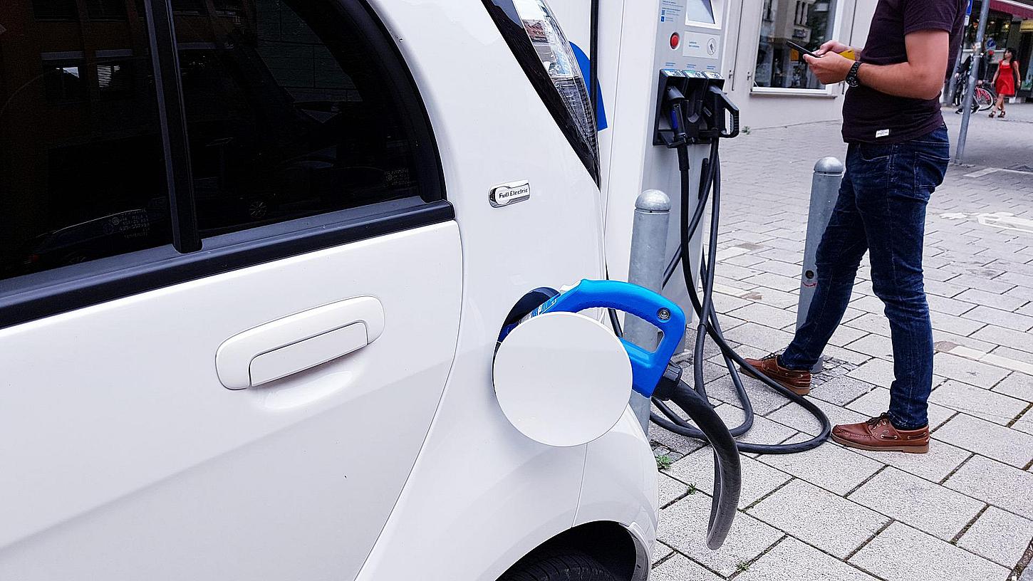 Arranca la Mesa de Gobernanza del Coche Eléctrico con el objetivo de 3 millones en 2030