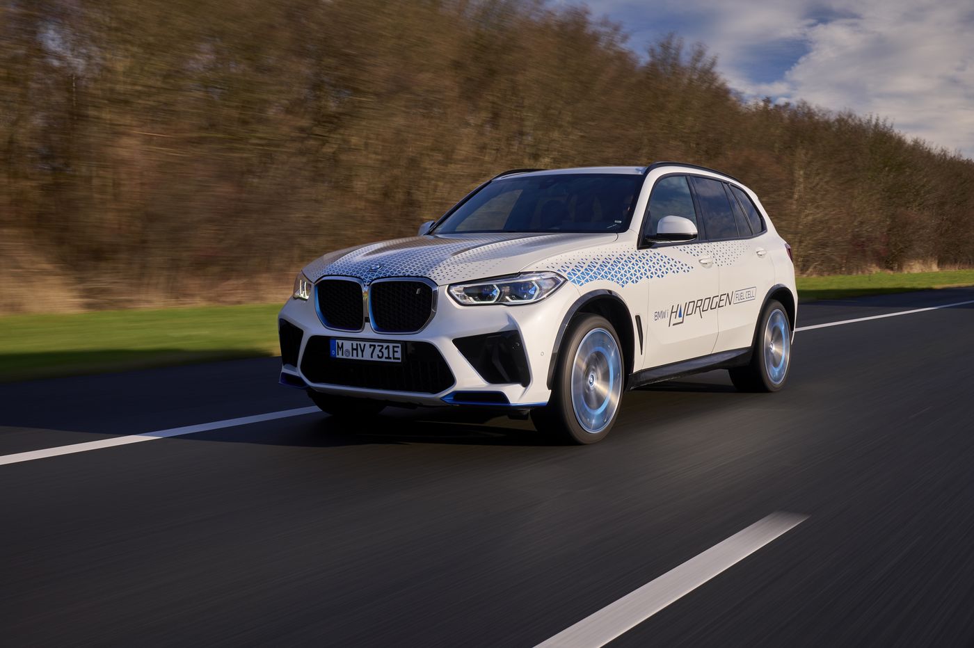 BMW ha presentado el iX5 Hydrogen es el precursor de la flota piloto de la marca para vehículos propulsados por hidrógeno