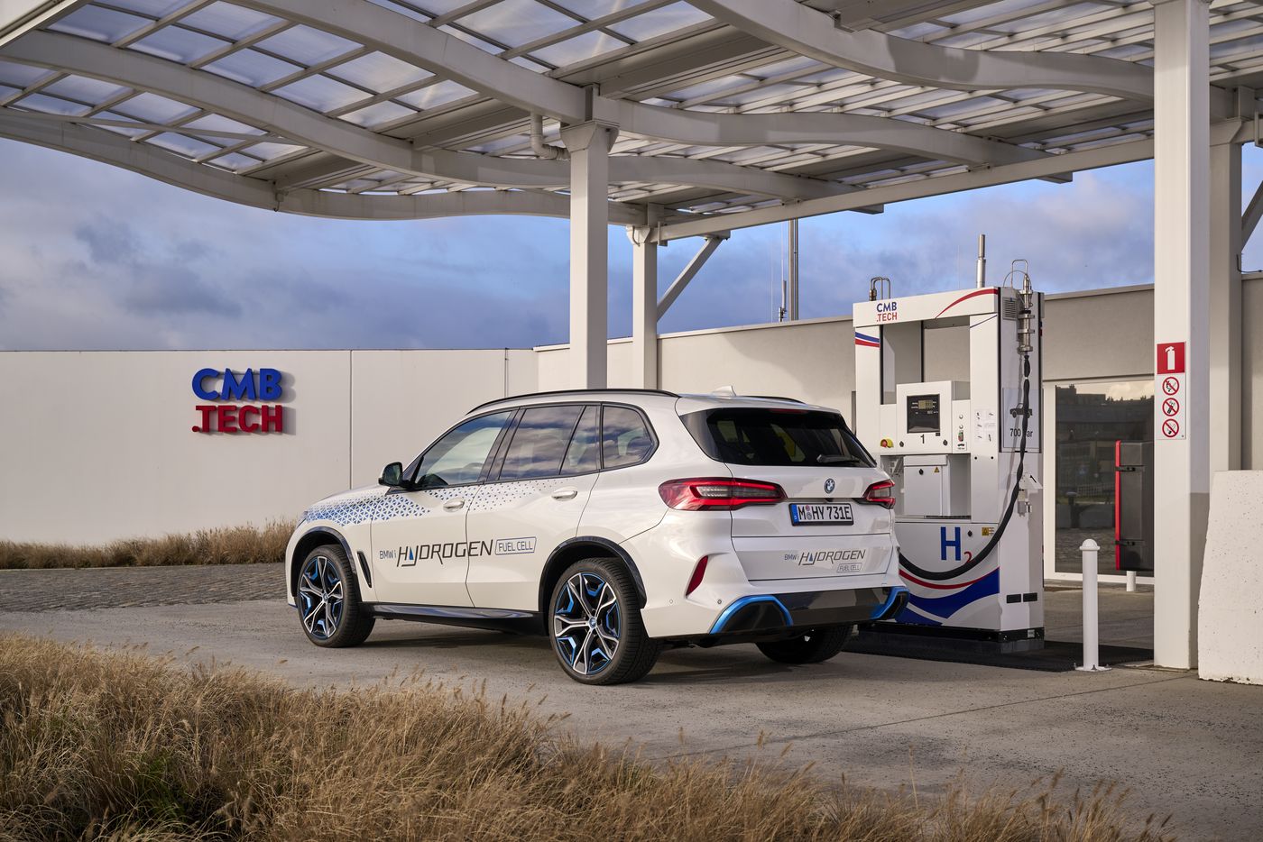 BMW ha presentado el iX5 Hydrogen es el precursor de la flota piloto de la marca para vehículos propulsados por hidrógeno