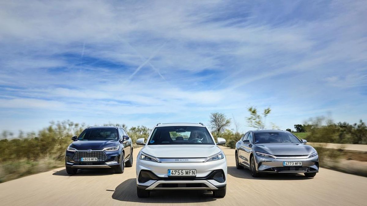 Llega a España BYD, una nueva marca de coches eléctricos con tres modelos muy interesantes y desde 41.400 euros