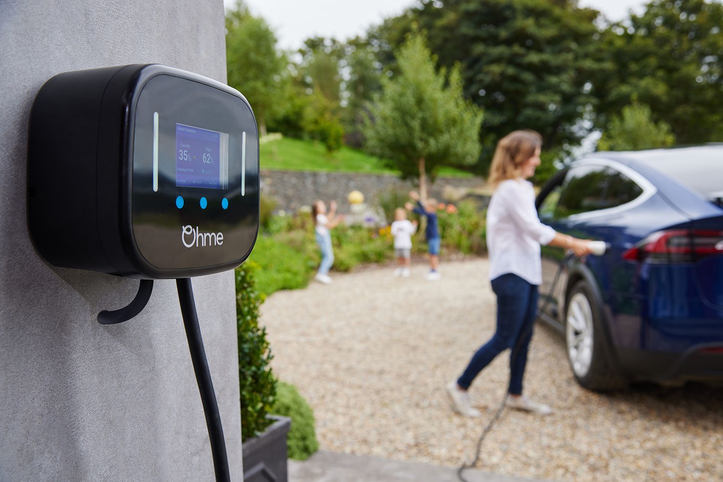 Cargar el coche eléctrico ahora puede ser más flexible y barato gracias a Ohme España y el acuerdo firmado con la empresa Octopus Energy