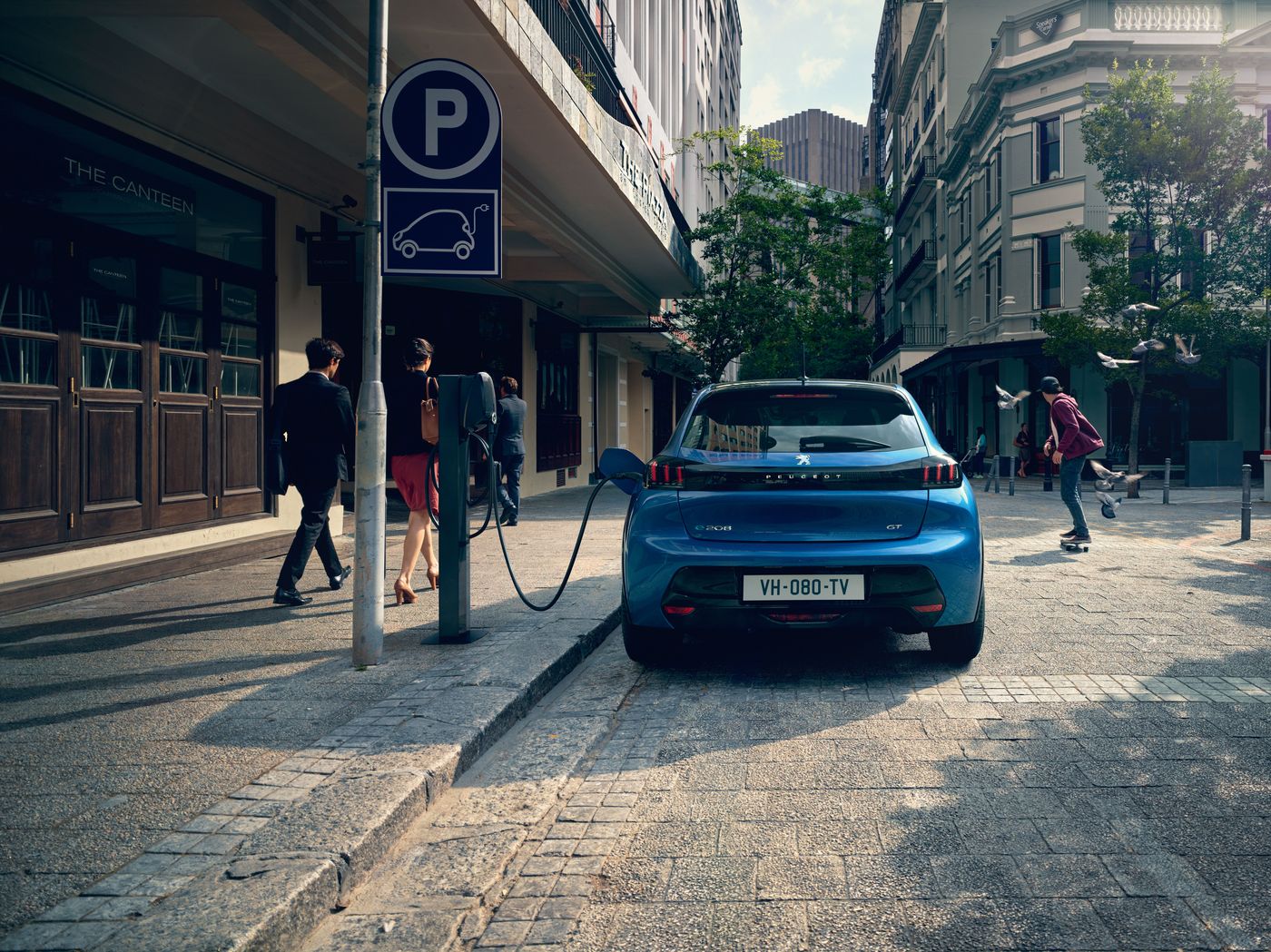 ¿Sabes cómo mantener a punto la batería de tu coche eléctrico? Te recomendamos que tengas en cuenta estos puntos