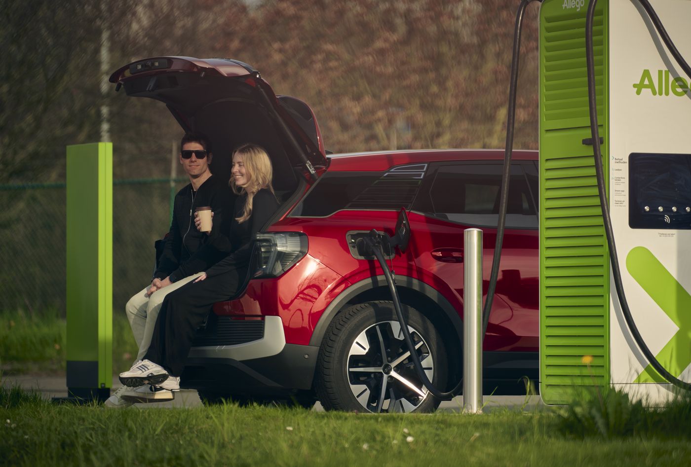 Crece la red de puntos de recarga para los coches eléctricos en España durante el segundo trimestre de este año, siendo ahora de 35.698 ubicaciones