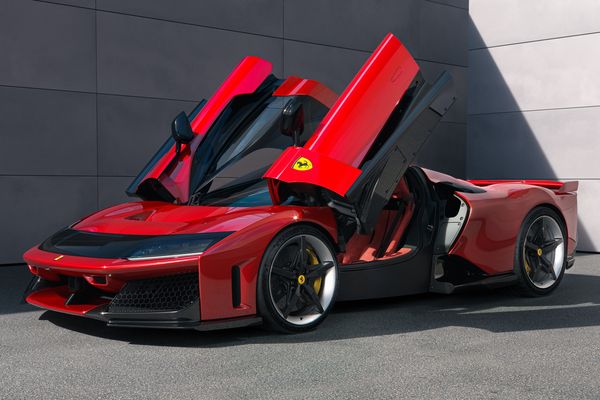 El Ferrari F80, el nuevo súper deportivo y el más potente fabricado para la calle por la marca, tiene 1.200 caballos, tres motores eléctricos y cuesta más de 3 millones