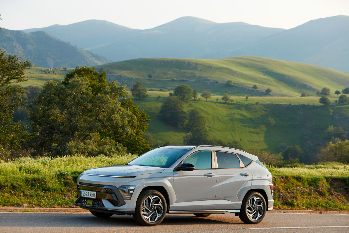 Hyundai Kona de segunda generación, más grande, impulsión híbrida y con versión eléctrica para finales de año