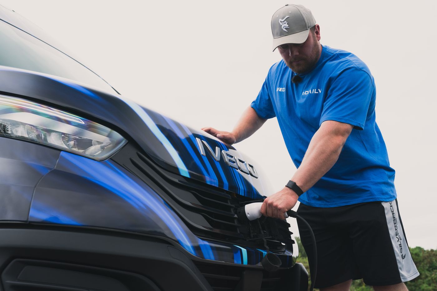 ¿Sabías que un vehículo eléctrico de 140 kW ha entrado en el Libro Récord de los Guinness por remolcar más de 153 toneladas de peso? Se trata de un Iveco eDaily