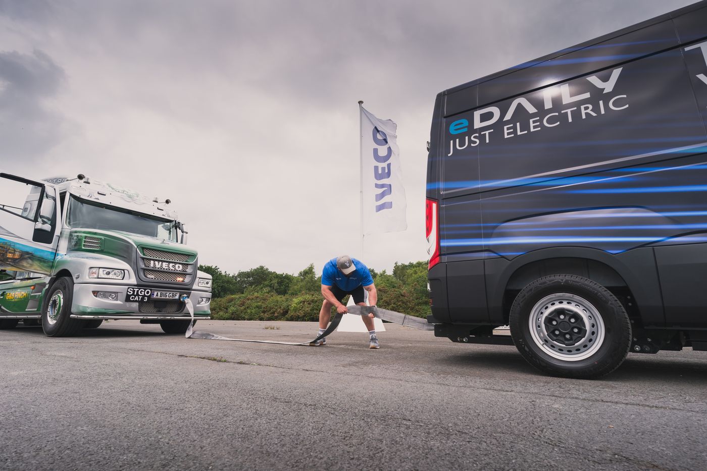 ¿Sabías que un vehículo eléctrico de 140 kW ha entrado en el Libro Récord de los Guinness por remolcar más de 153 toneladas de peso? Se trata de un Iveco eDaily