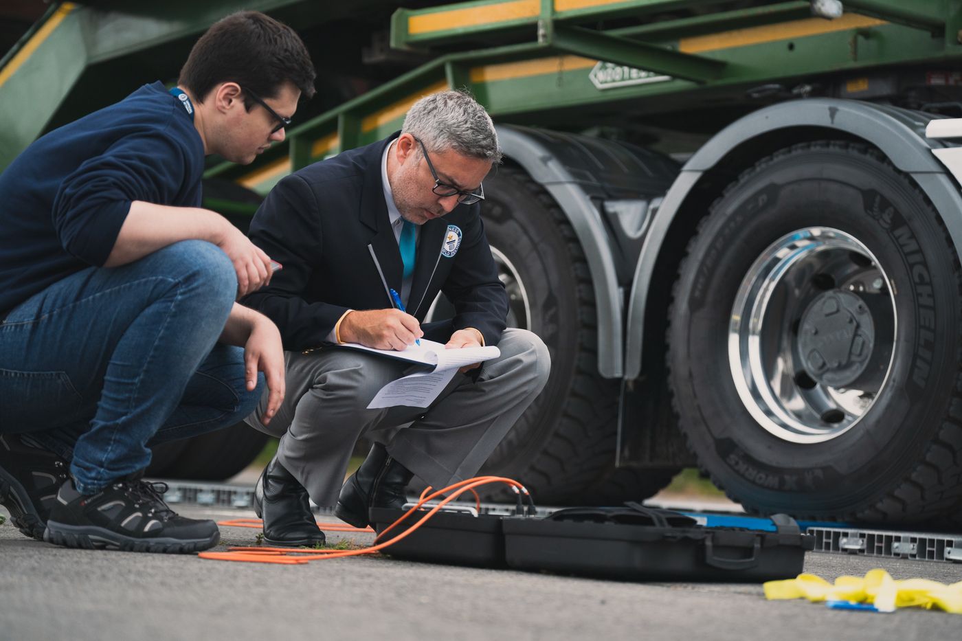 Sabías que un vehículo eléctrico de 140 kW ha entrado en el Libro Récord de los Guinness por remolcar más de 153 toneladas de peso Se trata de un Iveco eDaily