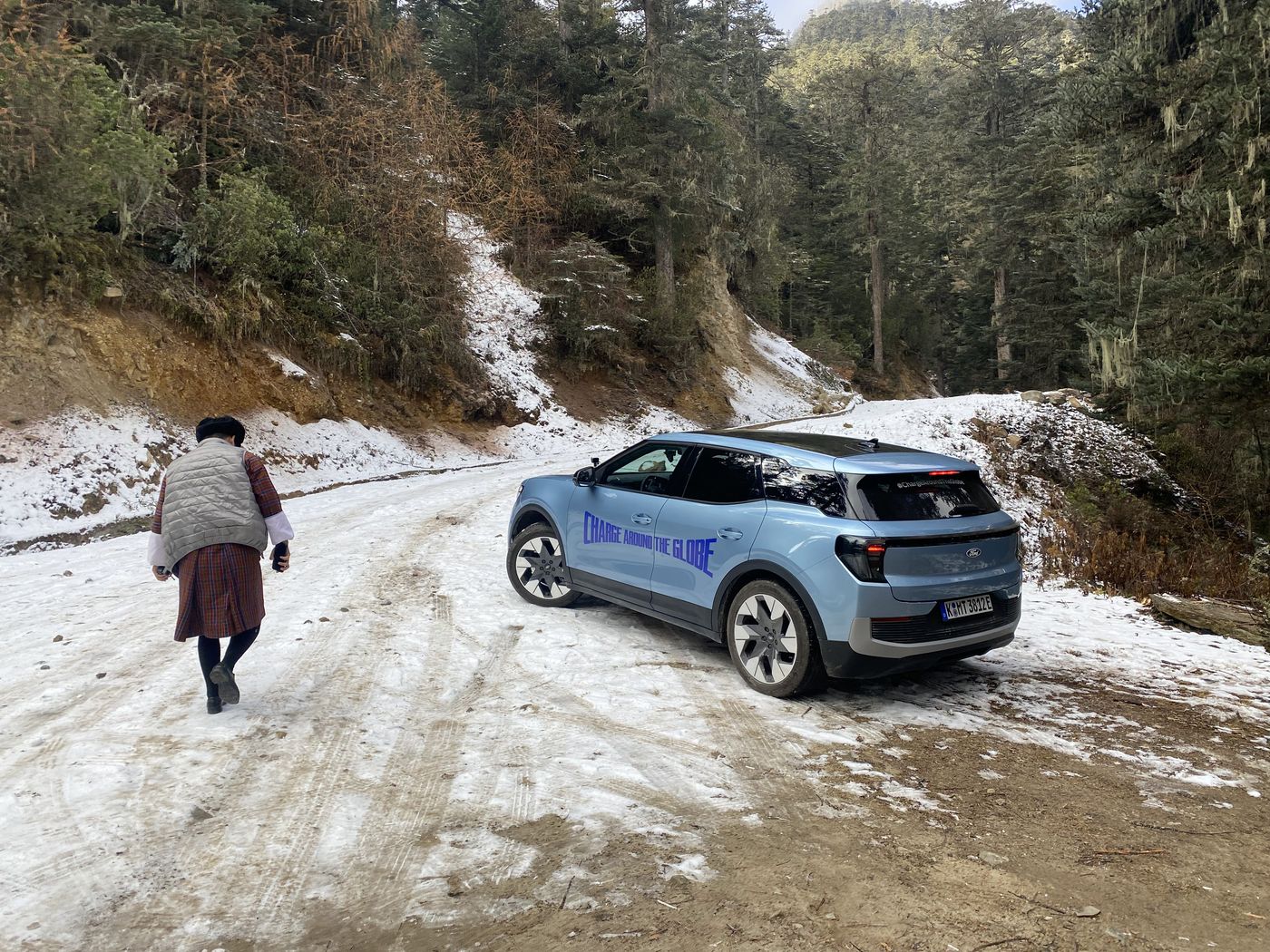 La vuelta al mundo en un Ford Explorer eléctrico, más de 29.000 kilómetros en 90 días con LexieAlford, ¡sí se puede!