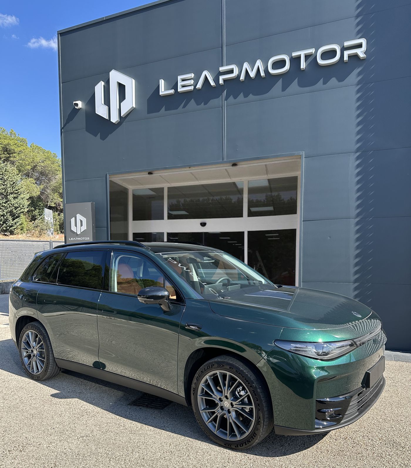 Leapmotor, asociada a Stellantis, es otra marca china de coches eléctricos que abre sus primeros concesionarios y la venta de dos modelos en España