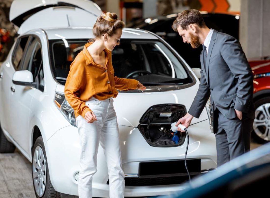 Más de la mitad de los conductores en España cree firmemente en el coche eléctrico como presente y futuro a pesar de todas las dudas