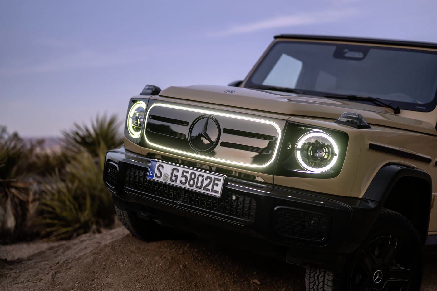 El rey de los todoterrenos, el Mercedes Clase G, se hace eléctrico 100% con cuatro motores, 587 caballos, batería de 116 kWh y 473 kilómetros de autonomía