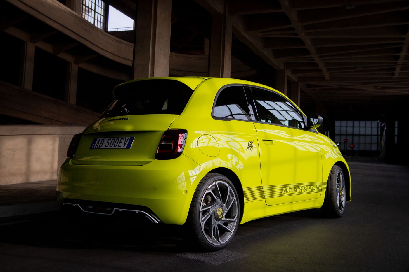 Abarth 500e, o la alternativa de la marca del Escorpión a su gama de motores de combustión