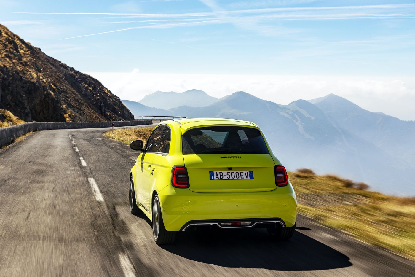 Abarth 500e, o la alternativa de la marca del Escorpión a su gama de motores de combustión