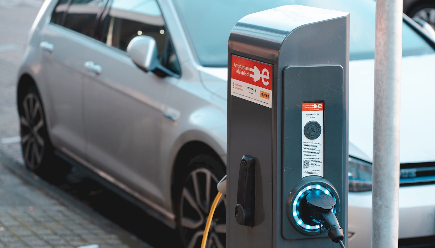 Guía completa Plan Moves III. Conoce las ayudas a la compra del coche eléctrico en España