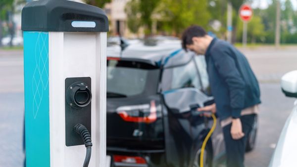 “Propuestas para una hoja de ruta de la movilidad eléctrica”, las medidas que sugiere AEDIVE para el desarrollo del vehículo eléctrico en España