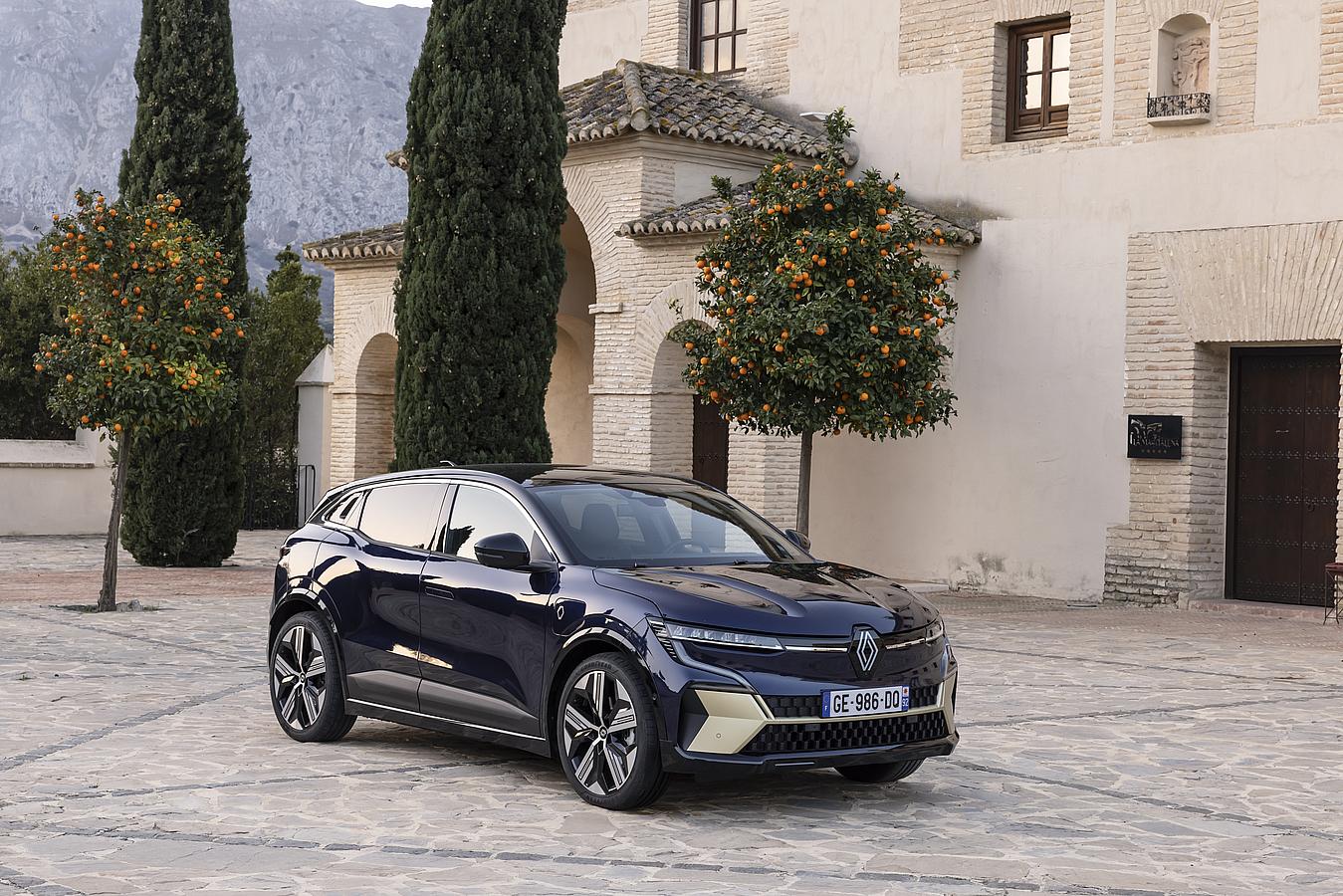 Nuevo Renault Megane E-TECH 100% eléctrico: el SUV con hasta 470 km de autonomía y asistente Google de serie