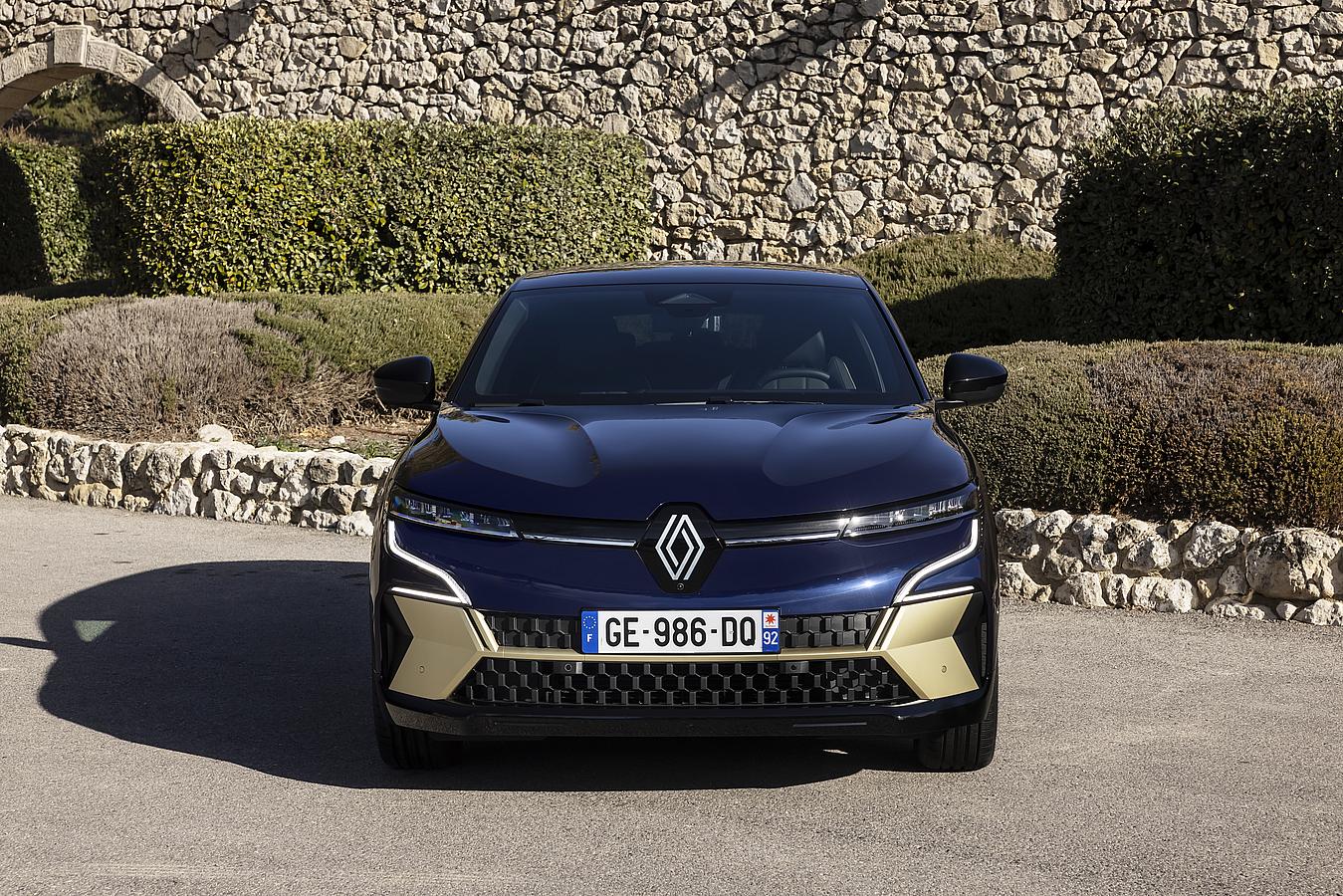 Nuevo Renault Megane E-TECH 100% eléctrico: el SUV con hasta 470 km de autonomía y asistente Google de serie