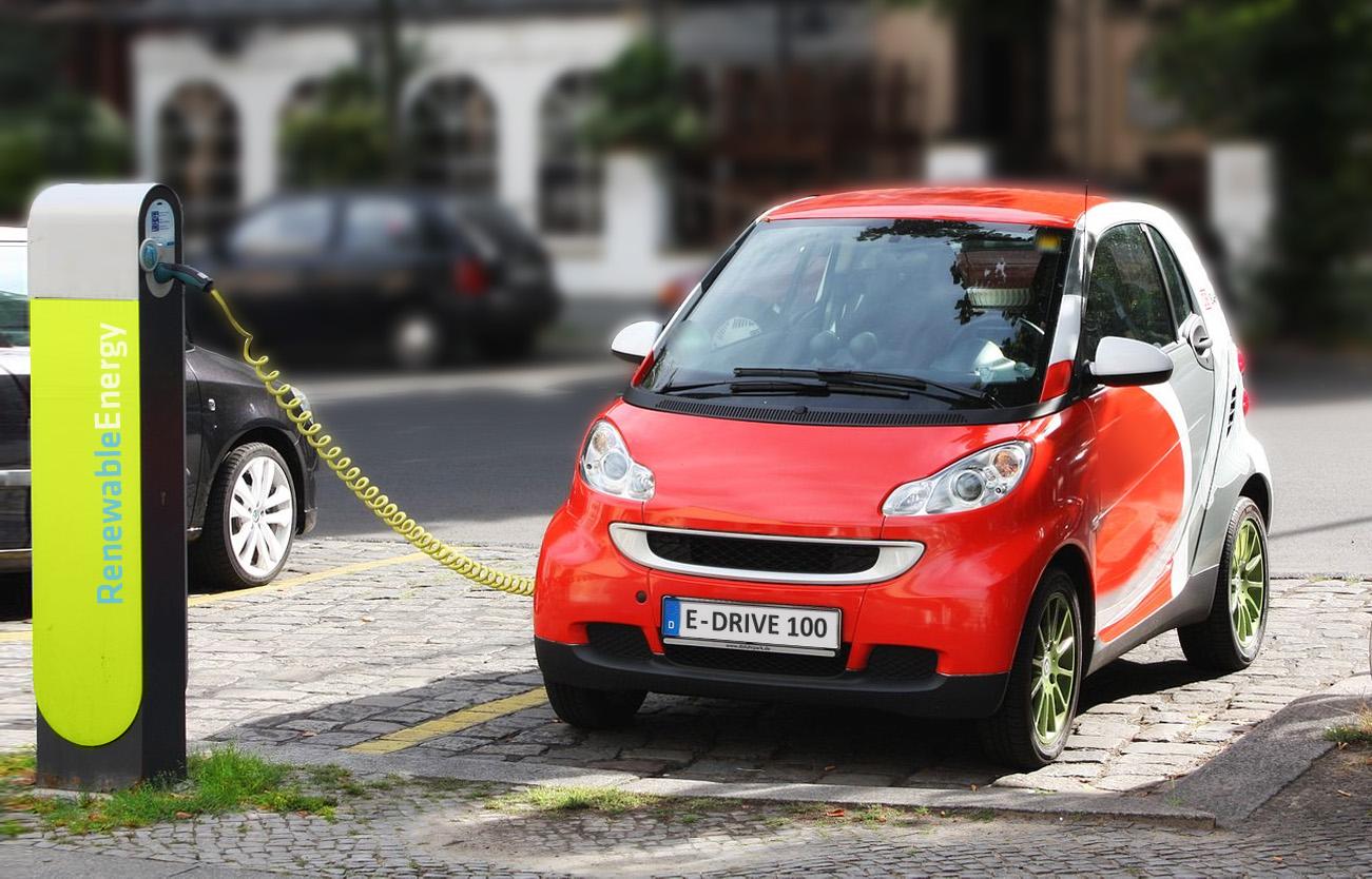 Las ventas de vehículos eléctricos cierran el primer trimestre de 2022 con una subida del 106%