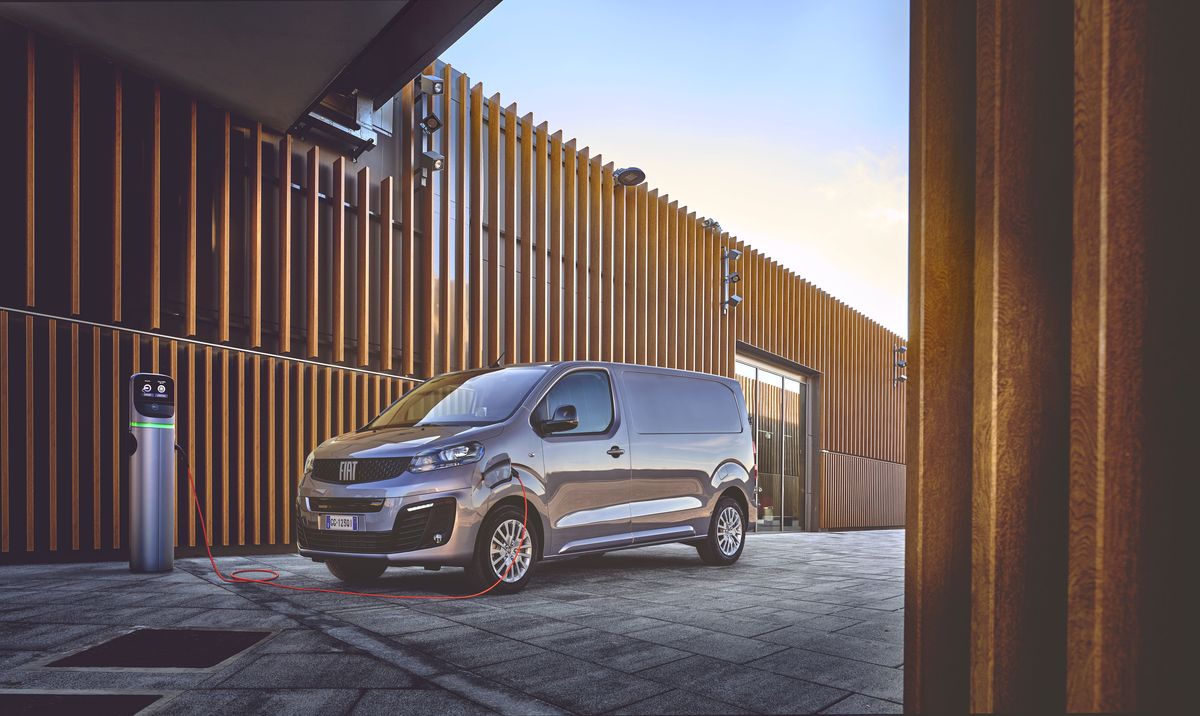 ventas de vehículos eléctricos van viento en popa y Fiat es la líder del mercado total en octubre